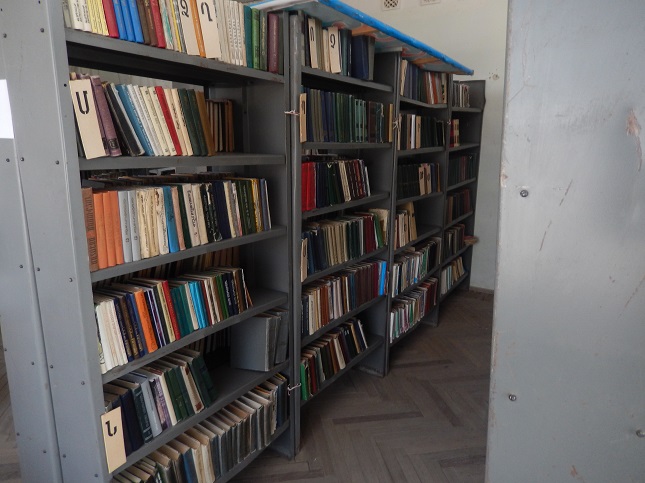 Մարմարիկ գյուղի գրադարան 1